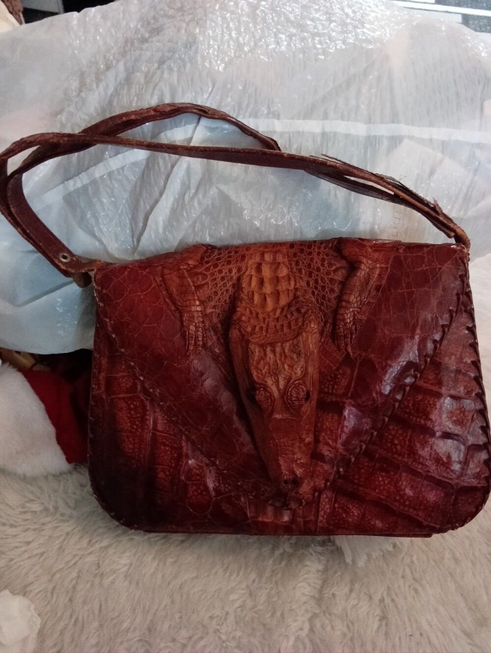 Vtg. Genuine Taxidermy Alligator-Embossed Boho Leather Shoulder Bag - Picture 10 of 10
